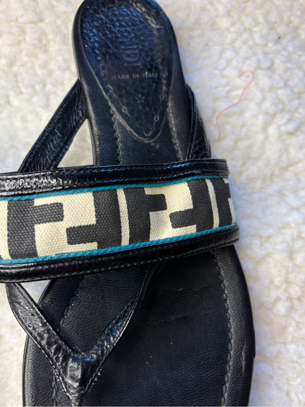Fendi Women Black Zucca Leather FF Logo Canvas Thong Sandals - Picture 7 of 12